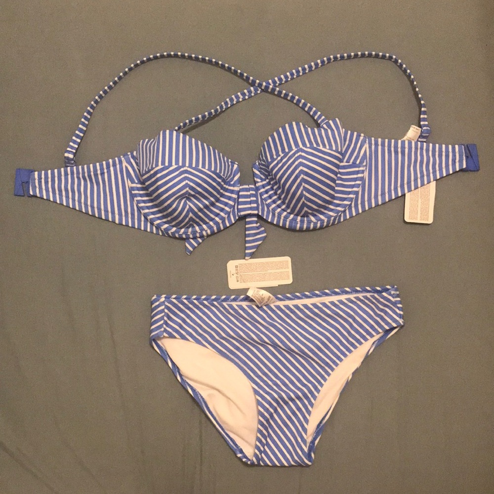 NWT!!! Freya Beach Hut Bikini Set: Top size 30G (UK 30F), Bottom size small